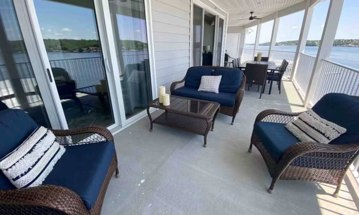 Rocky Mount Condo | Luxury 4BR Condo - Top Floor - LAKE VIEW - Lake