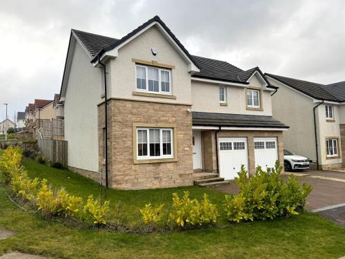 Hamilton House | Luxury 4BR Detached Exec Home