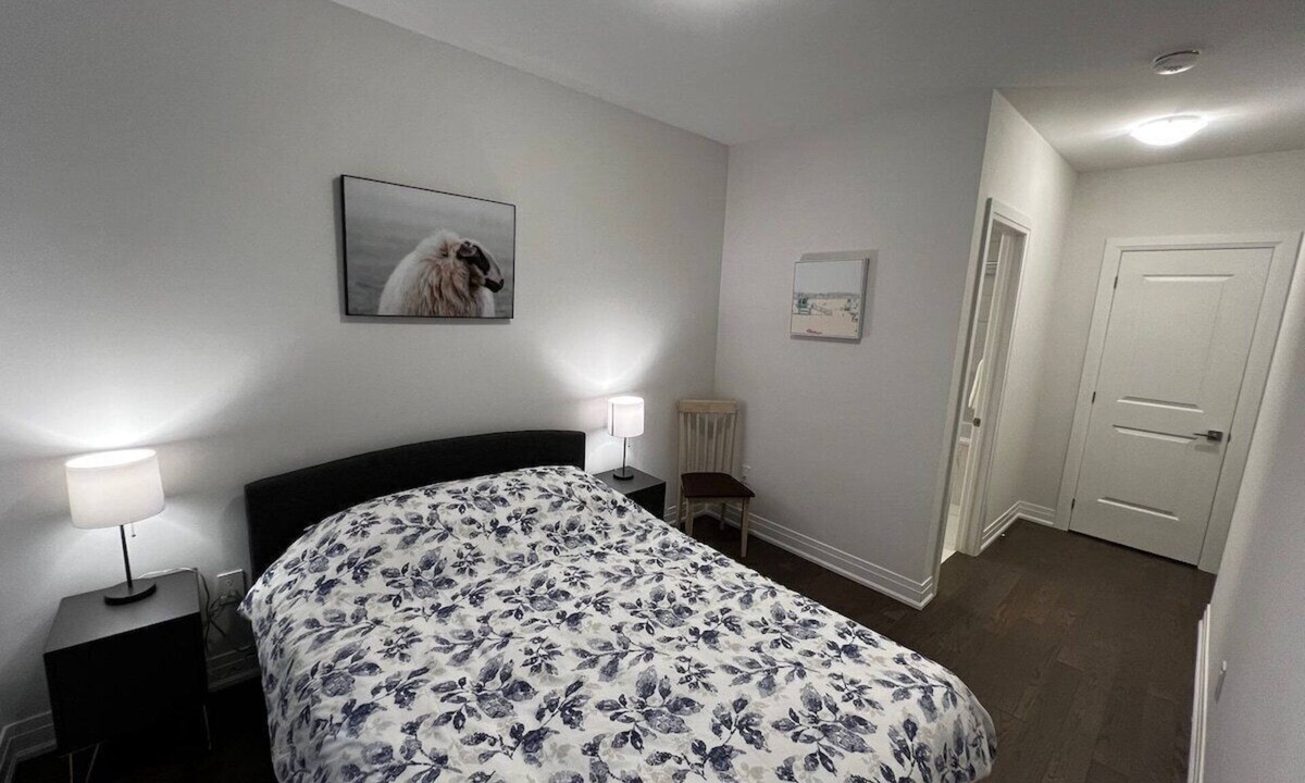 Newmarket House | Luxury 4BR En Suite Home with High-End Furniture