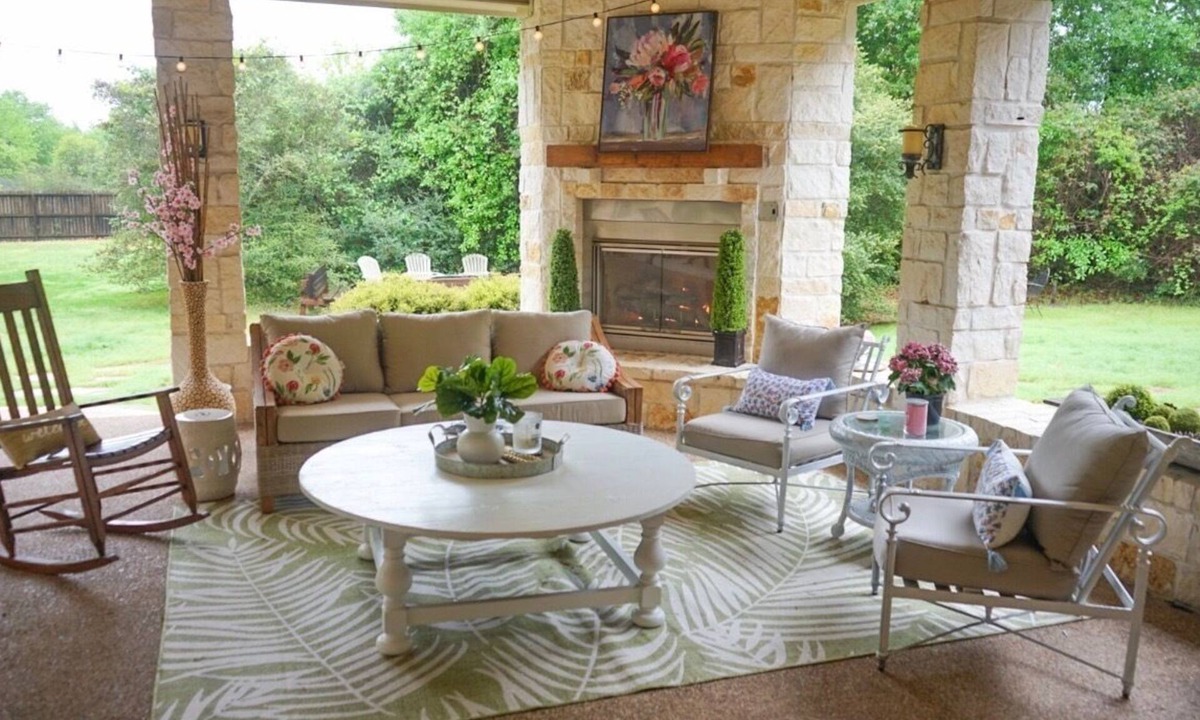 Williams Creek House | Luxury 4BR Estate on 1 Acre OutdoornKitchen & Fireplace Close To Kyle Field