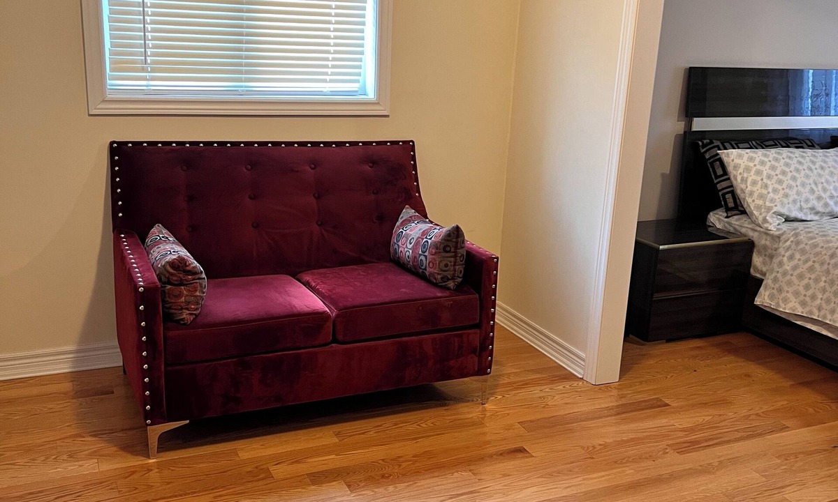 Vaughan House | Luxury 4BR Family Home in Vaughan – Free Parking & WiFi”