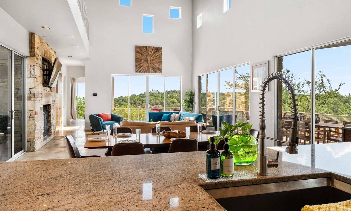 Dripping Springs House | Luxury 4BR Hilltop Retreat With Scenic Views