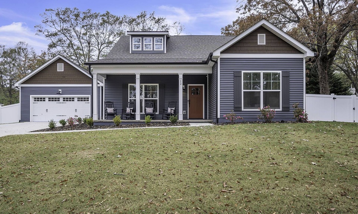 Greenville House | Luxury 4BR Home with Screened Porch & Fenced Yard