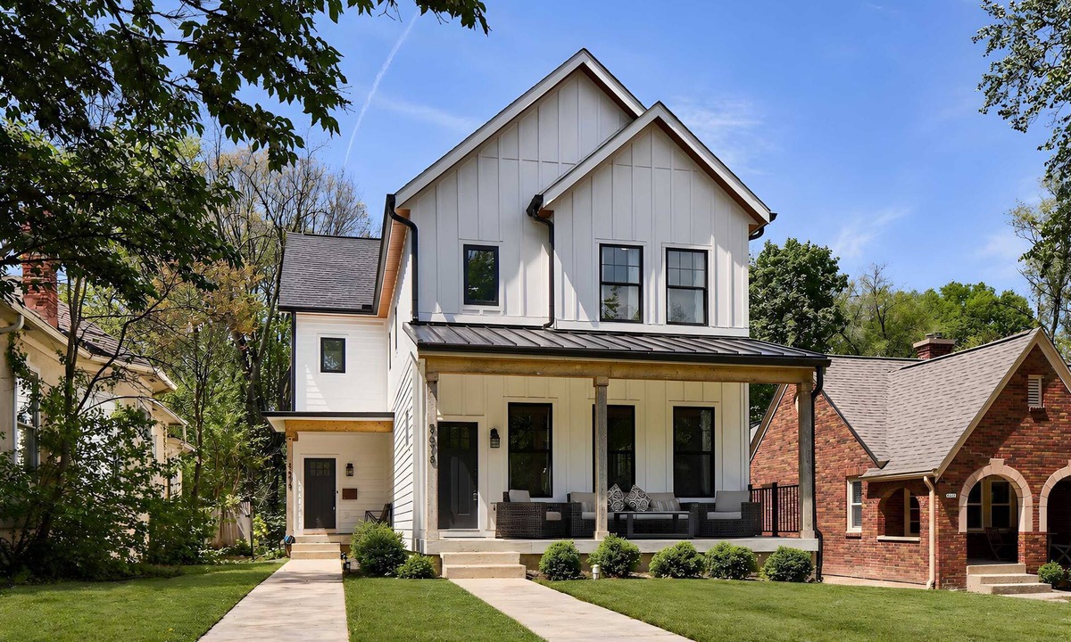 Meridian-Kessler House | Luxury 4BR Retreat Walkable Game & Media Room