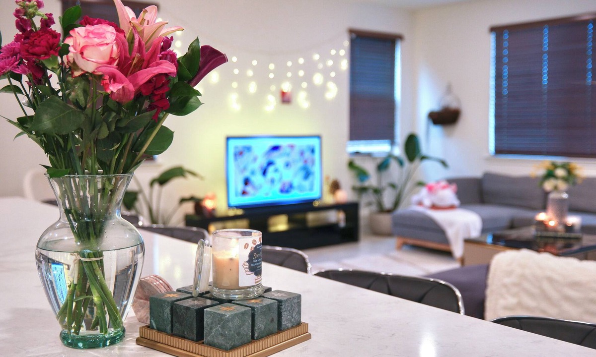 Antelope House | Luxury 5-Bed 3-Bath w Gym, Office, Game Room & EV Charger
