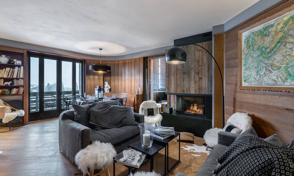 Megeve Apartment | Luxury 5-Bedroom Apartment in Megève - Close to Slopes, Balcony, WiFi, Sleeps 9