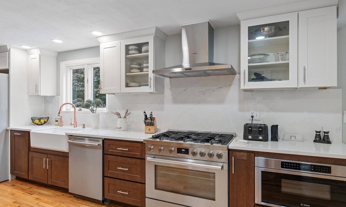 Syracuse House | Luxury 5-bedroom home near SU, with hot tub
