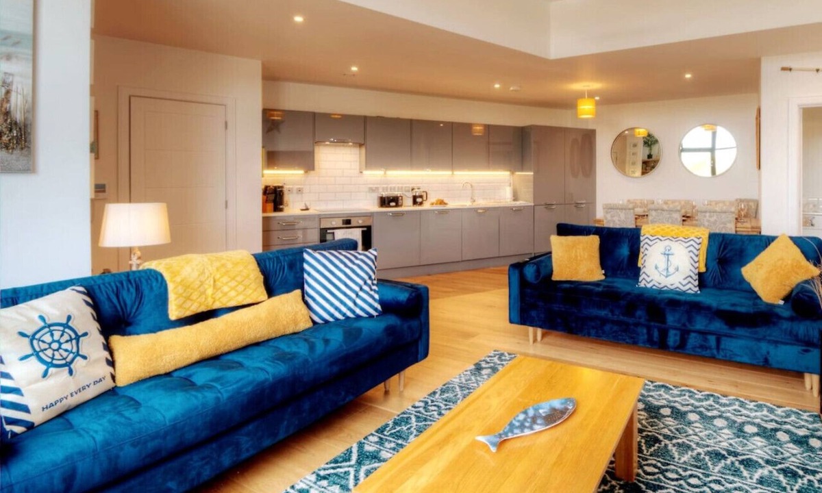Hayling Island Condo | Luxury 5* Marina Apartment