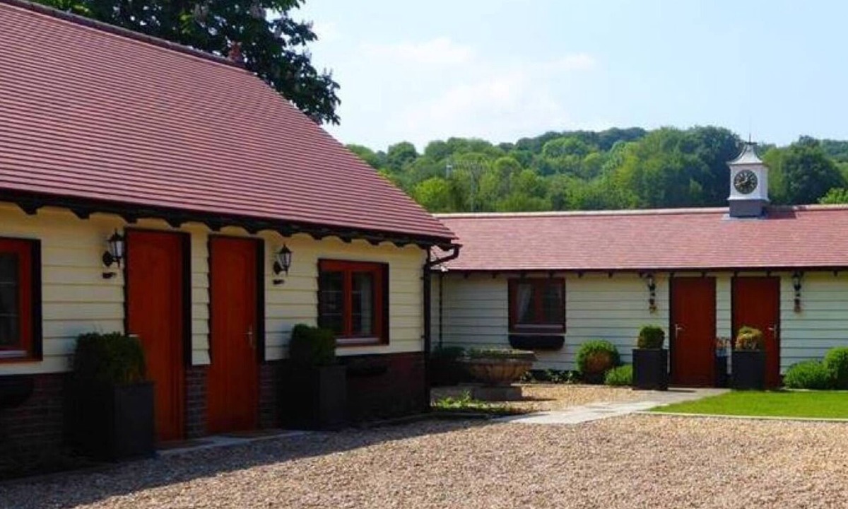 Lower Assendon Bed & Breakfast | Luxury 5 star Lavender room