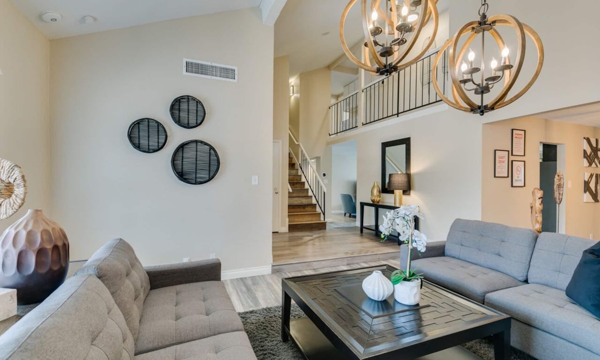 Green Valley North House | Luxury 5BR - 3 King Ensuite Suites + Private Bunk Suite Pool Near Strip