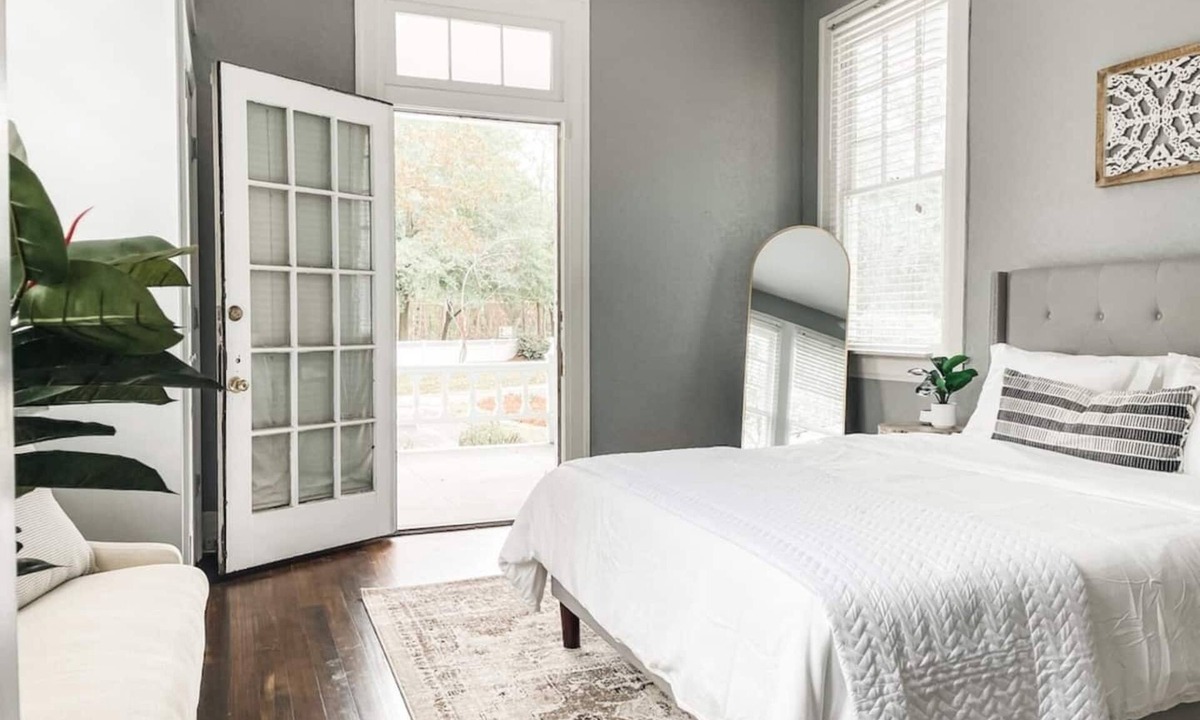 Millbrook House | Luxury 5BR Estate | Pool & Pets Welcome