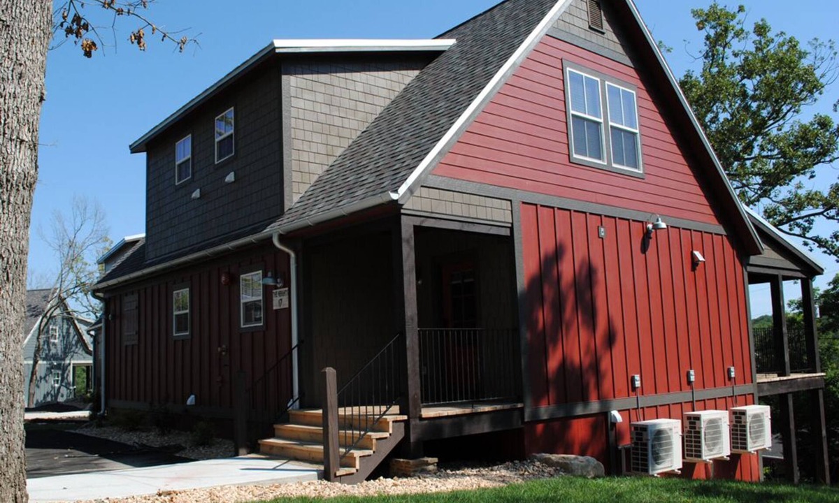 Kimberling City Cabin | Luxury 5BR Lake Retreat w/Hot Tub