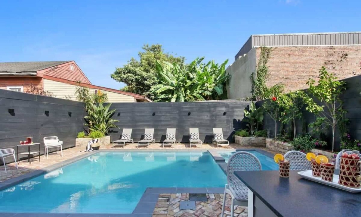 Lower Garden District Condo | Luxury 5BR New Orleans Home | Pool, Hot Tub, Patio