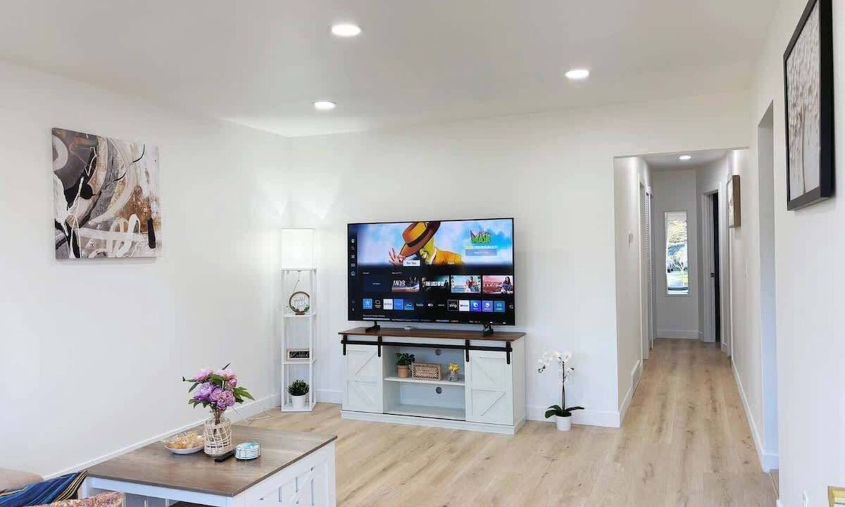 Ferndale House | Luxury 5BR Retreat Spacious & Fully Equipped