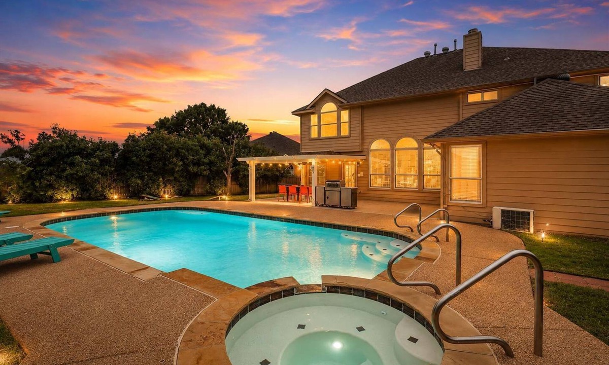 Fossil Creek House | Luxury 6BR 2.5BA Home with Pool Cinema & Game Room