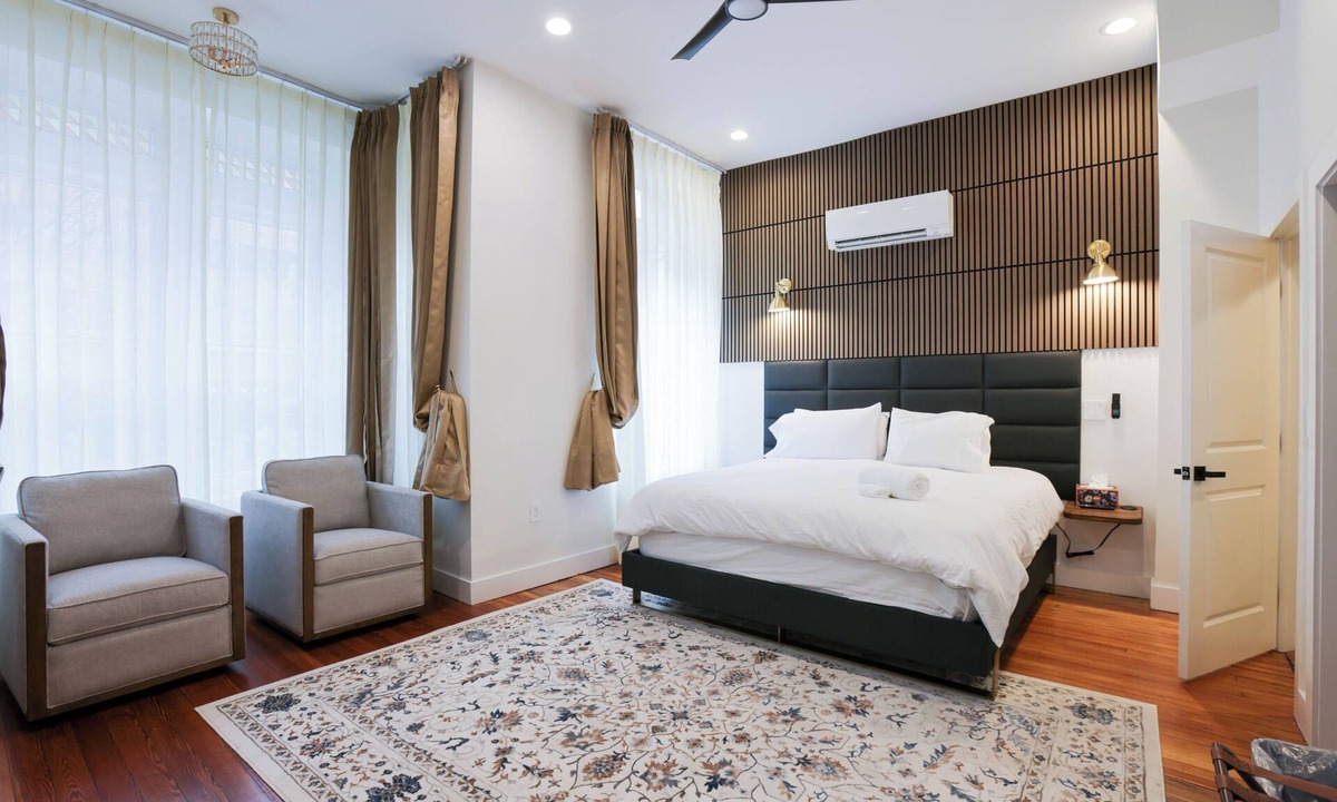 Dupont Circle Bed & Breakfast | Luxury 6BR Dupont Circle Private Stay