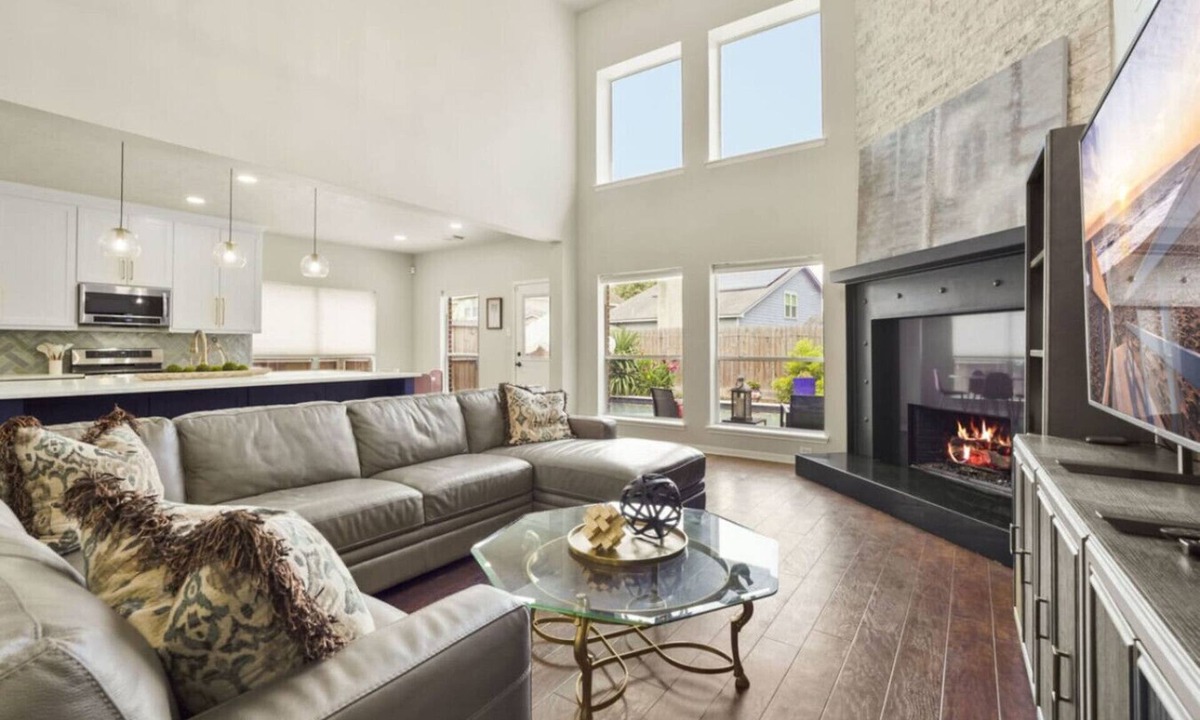 Atascocita House | Luxury 6BR Getaway – 15 Mins to IAH Airport