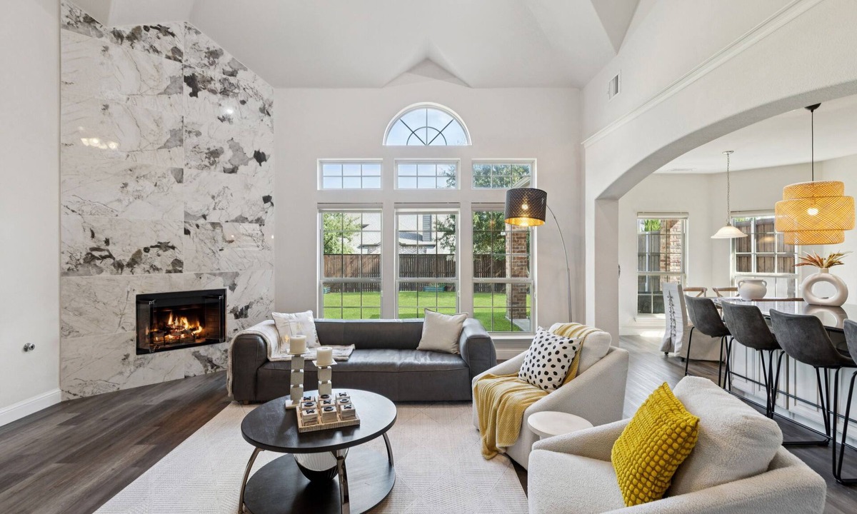 McKinney House | Luxury 6BR Retreat with Theater, Gym, 2 Kings, Game Room - World Cup Basecamp