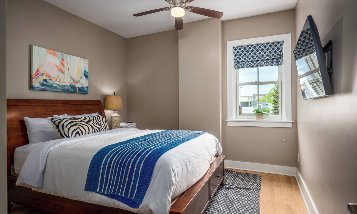 Yachting Village Apartment | Luxury 7BR/4BA Rental on Thames St with Parking