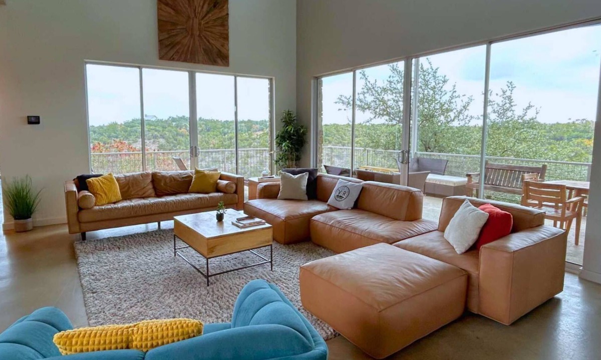 Dripping Springs House | Luxury 7BR Hill Country Gem with Barndominium