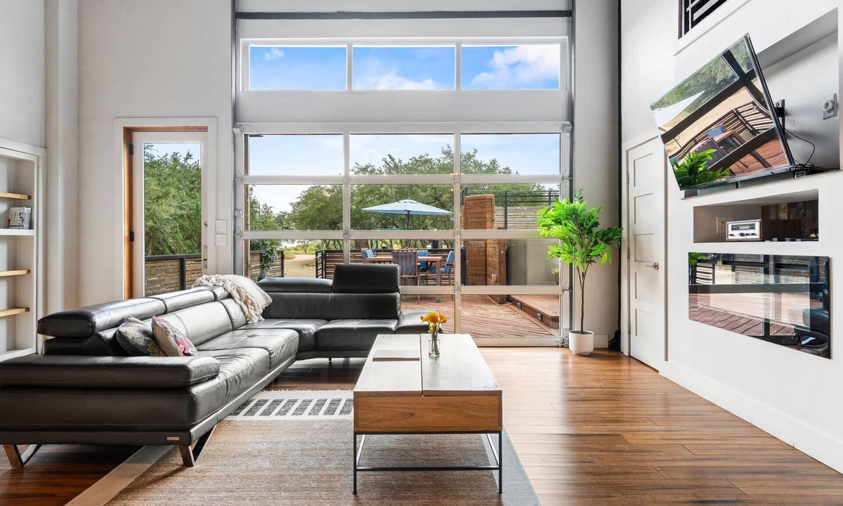 Dripping Springs House | Luxury 7BR Hill Country Gem With Barndominium