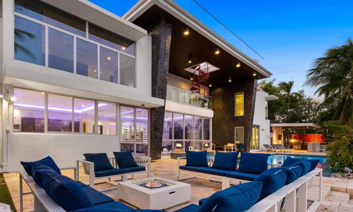 Nurmi Isles Villa | Luxury 7BR Waterfront Villa w/Rooftop, Pool & Dock – Sleeps 14 near Las Olas