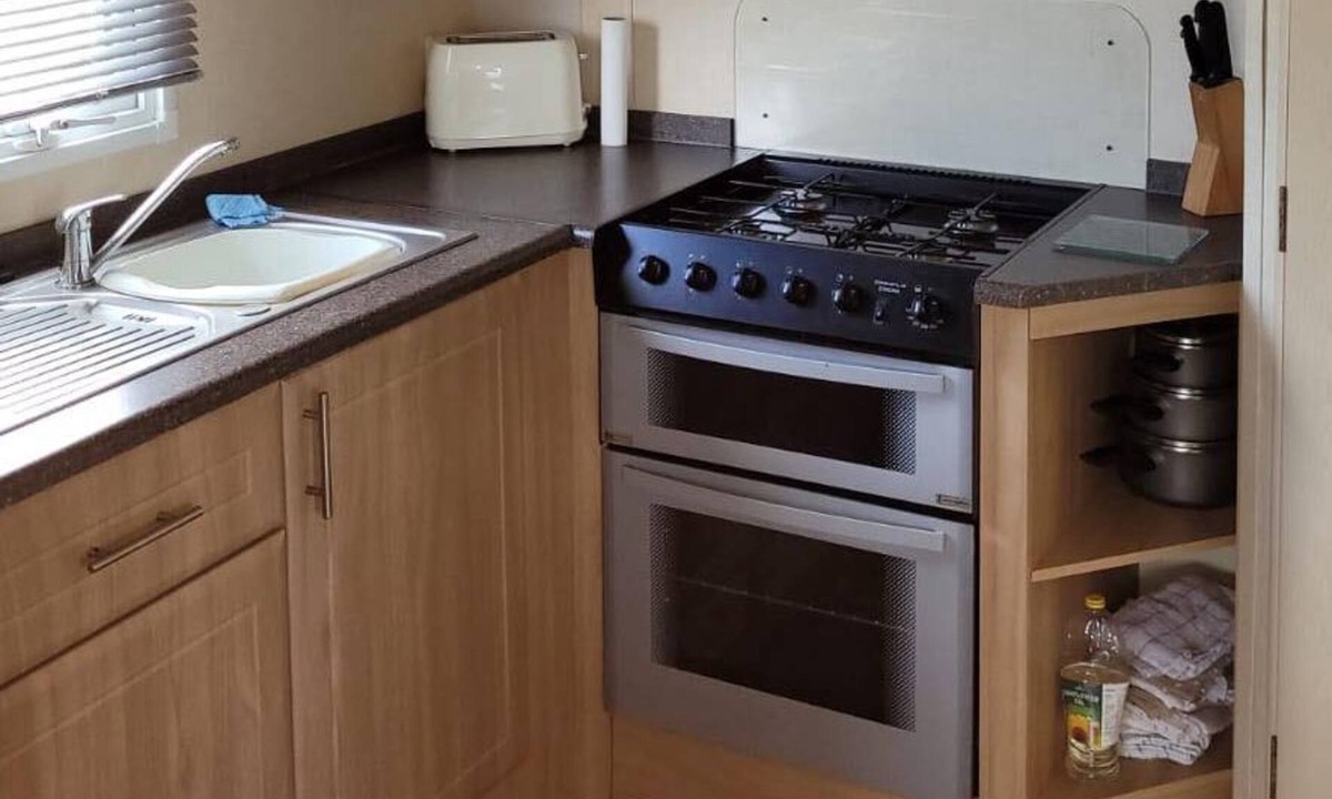 Chapel Saint Leonards House | Luxury 8 berth spacious caravan