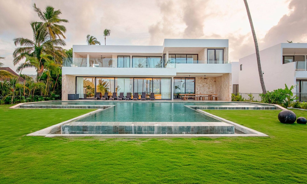 Las Terrenas Villa | Luxury 9BR Beachfront Stunner with Private Pool