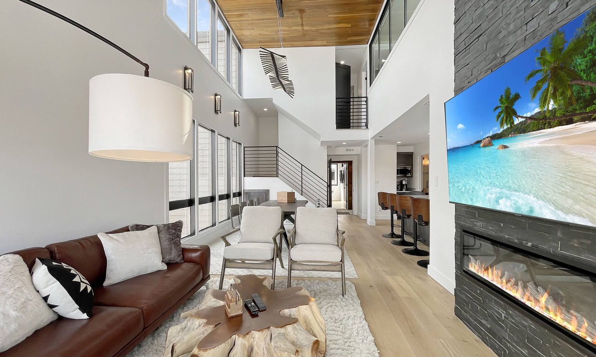 North Park City Condo | Luxury Abode w/Mountain & Golf Course Views Sleeps 11 Steps to Free Shuttle Perfect for Longer Stays