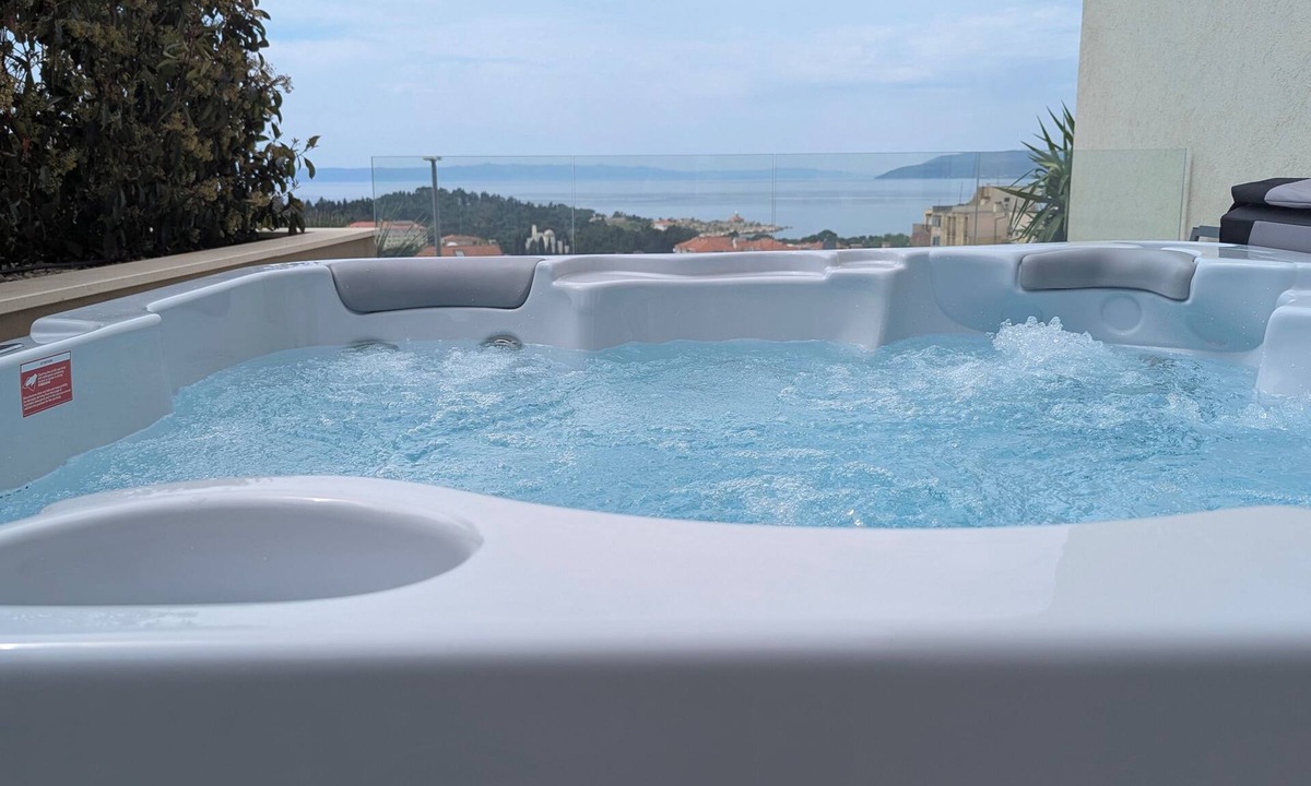 Vrpolje Apartment | Luxury Adria – Entire Apt with Private Whirlpool, Sea View & Parking