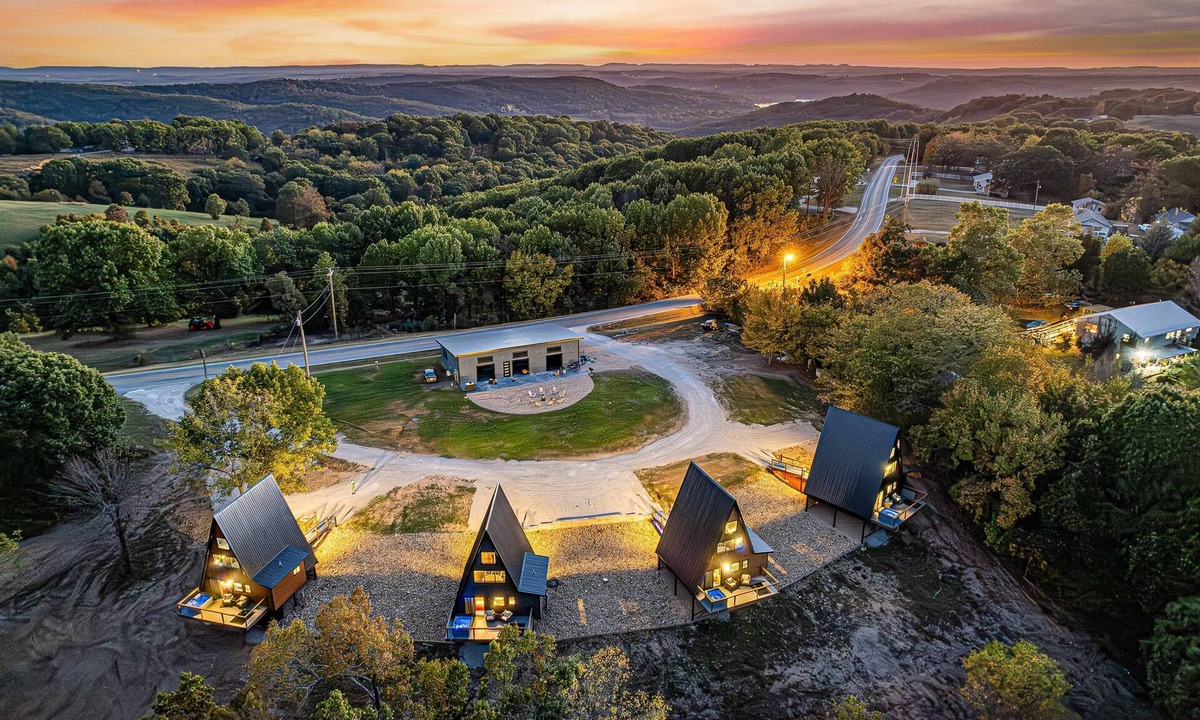 Omaha Resort | Luxury Adults-Only A-Frames |Table Rock