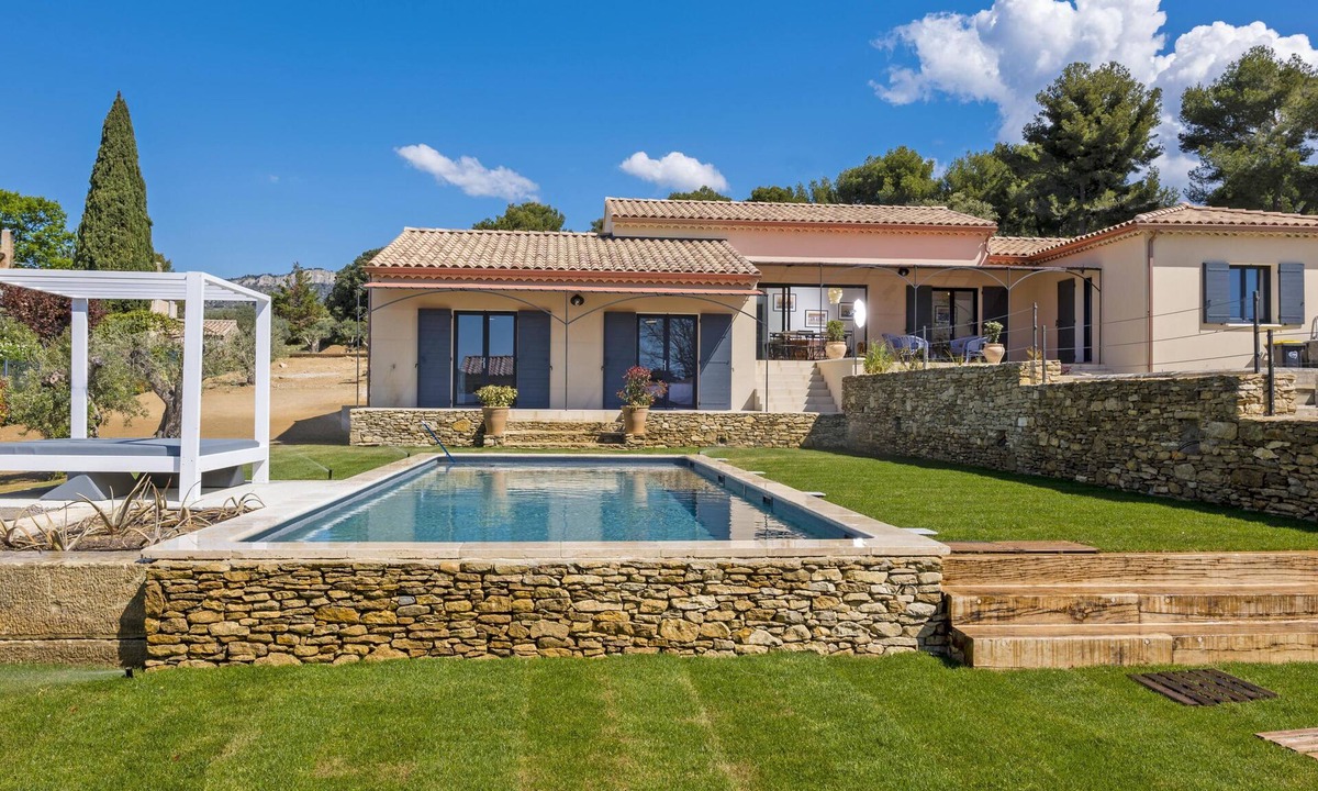 Beaumes-de-Venise Villa | Luxury air conditioned villa with private pool
