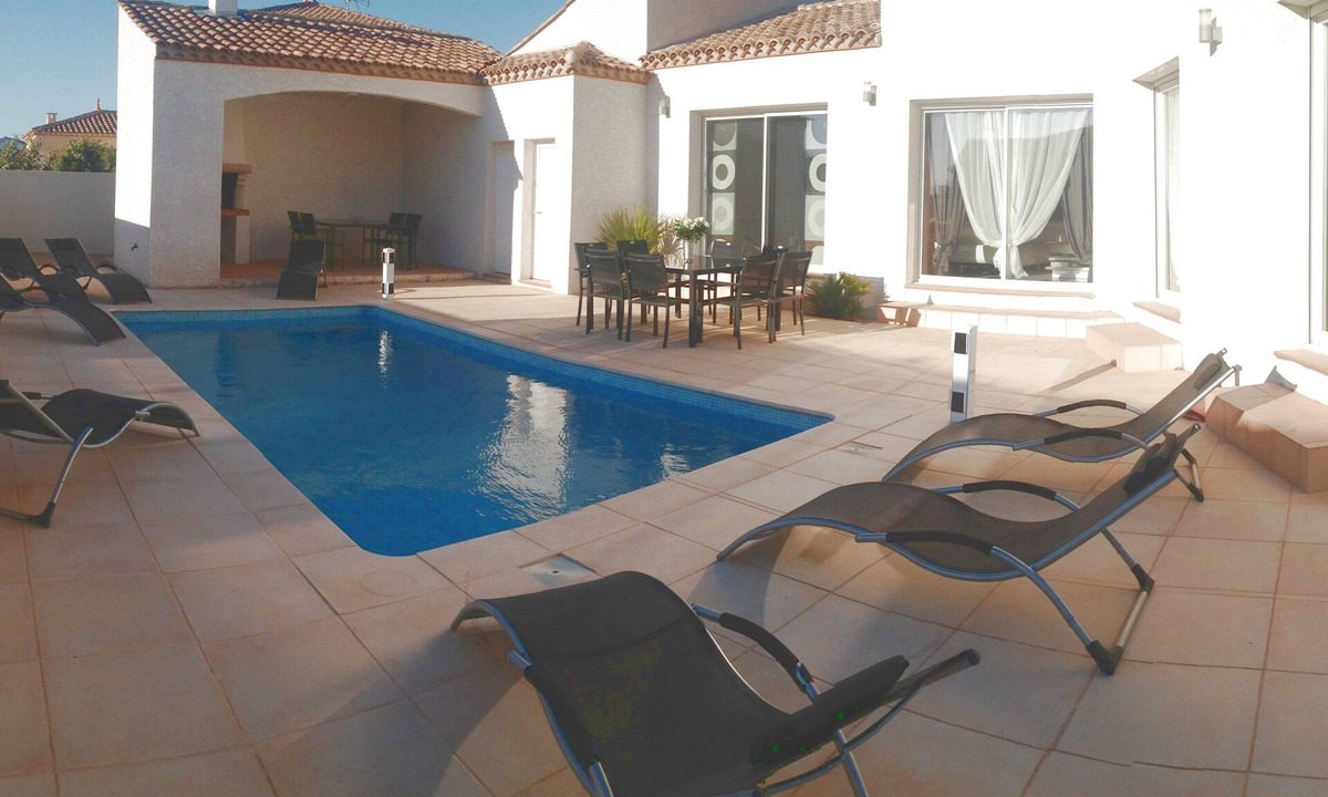 Vendres Villa | Luxury air-conditioned villa with private pool in Vendres