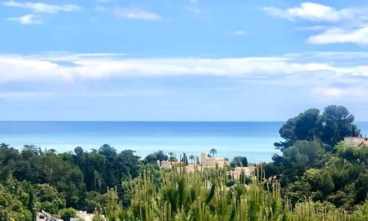 Fabron Apartment | Luxury Apartment - 3 rooms with sea view, swimming pool and tennis court