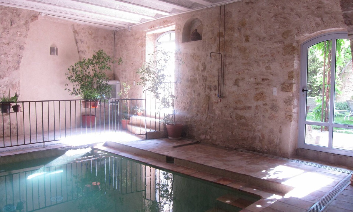 Montagnac Apartment | LUXURY APARTMENT (4-5 PEOPLE) IN A 17th CENTURY RESIDENCE