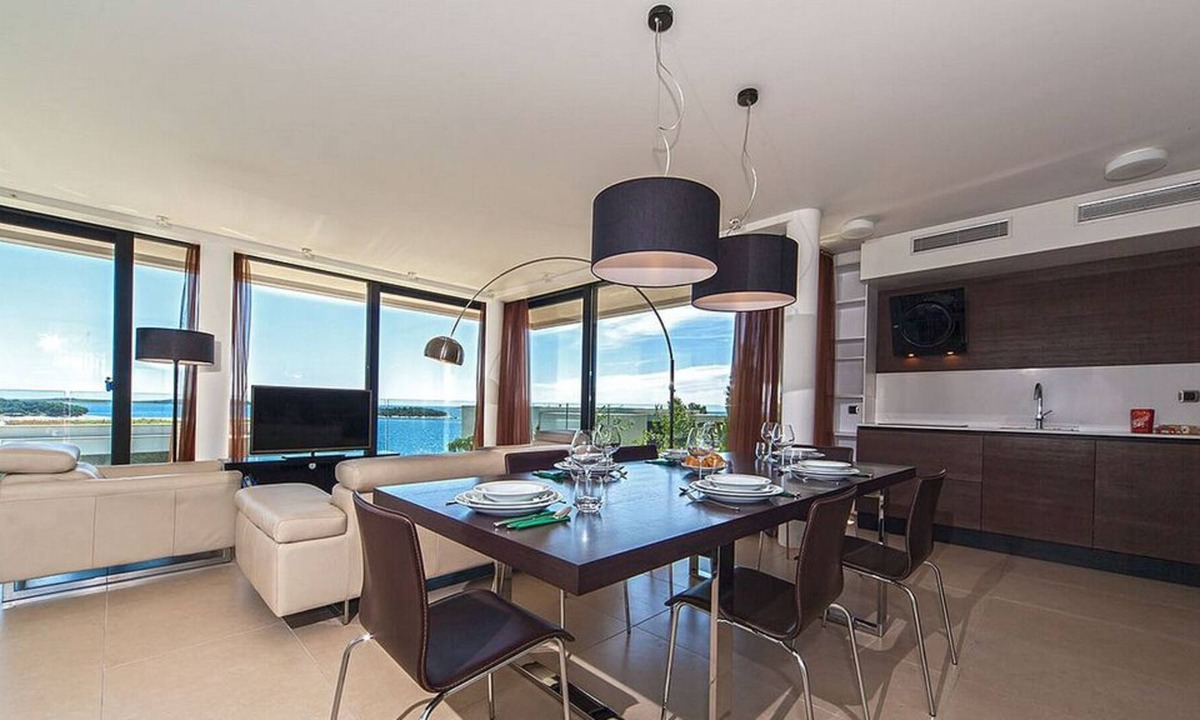 Primosten Apartment | Luxury Apartment Biseri Jadrana 3 (4+0) with shared pool by the beach in Primosten