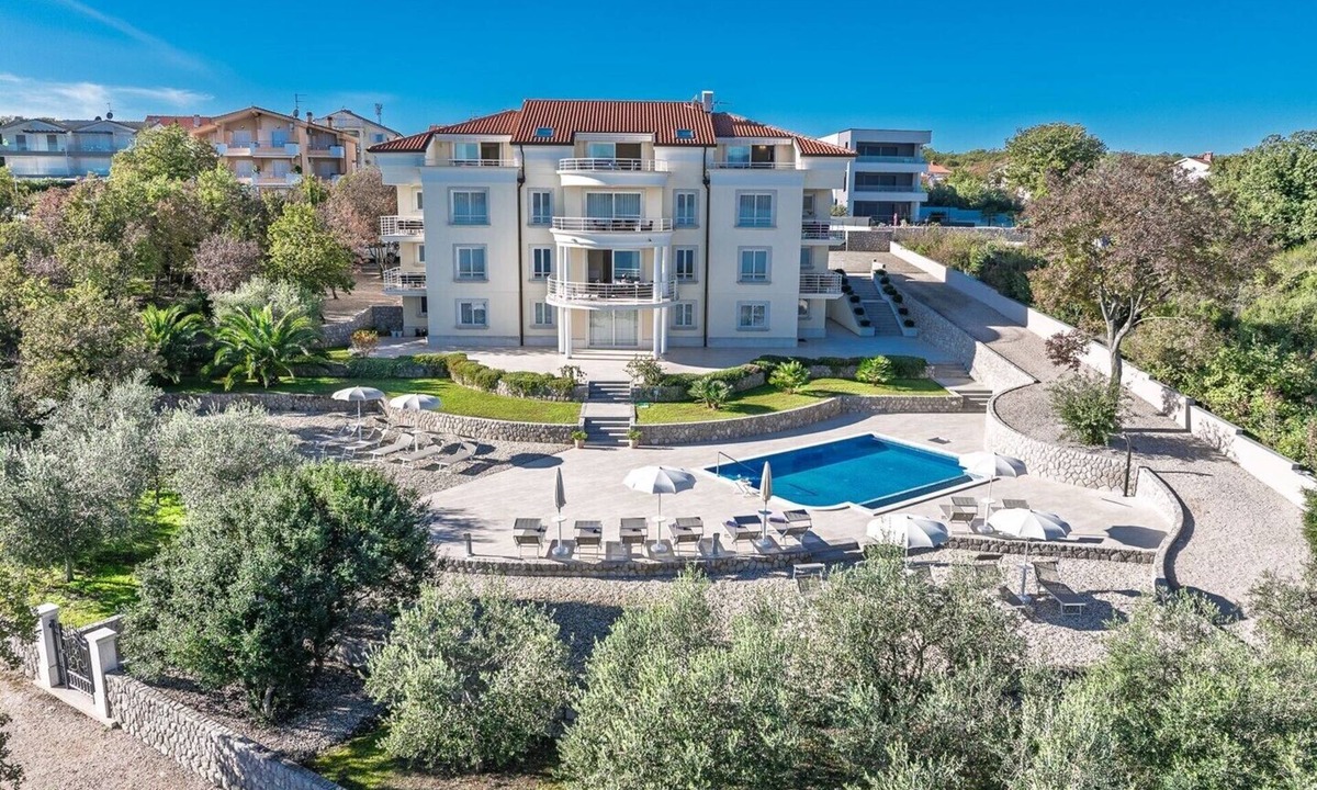 Vantacici Apartment | Luxury apartment Tunera 1