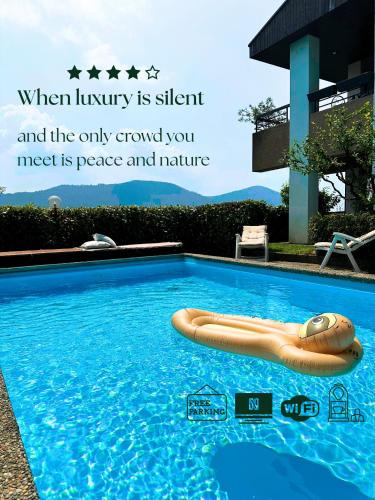 Agra Apartment | LUXURY APARTMENT with POOL