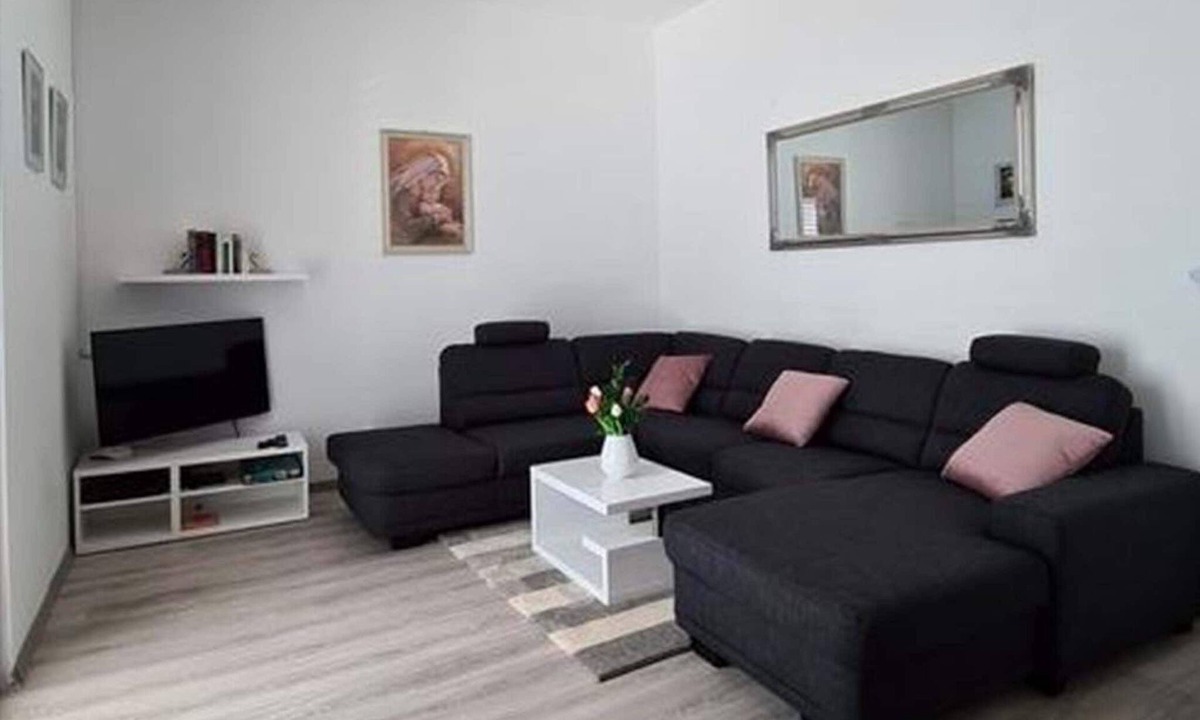 Starigrad Apartment | Luxury Apartment with heated pool in Starigrad