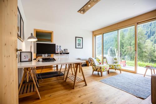 Clavadel House | Luxury Apartment with Mountain Views in Davos