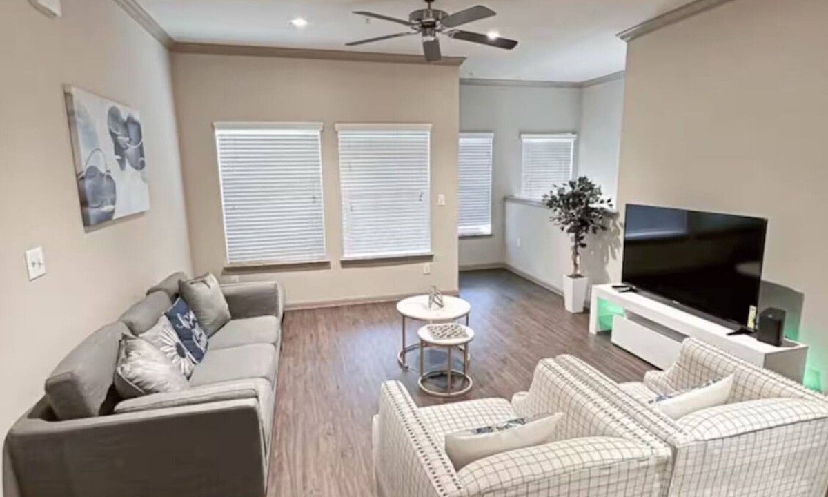 Katy Apartment | Luxury apartment with private garage