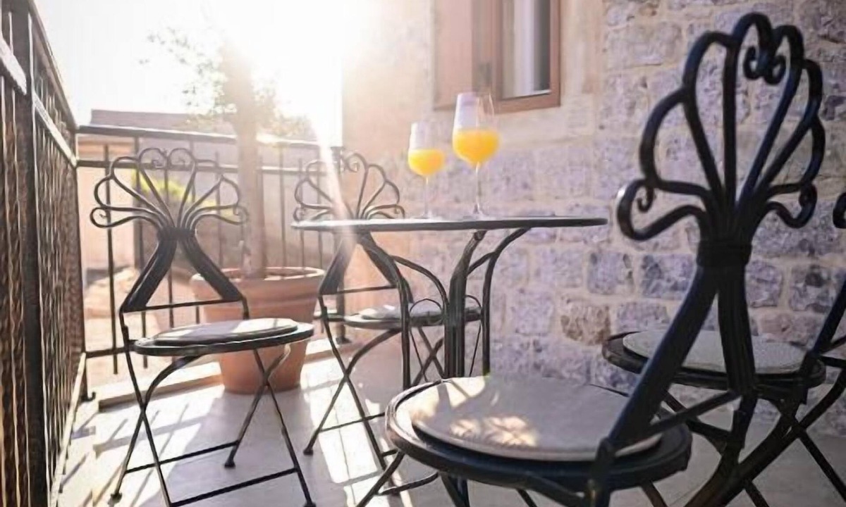 Sinj Apartment | Luxury apartments White house