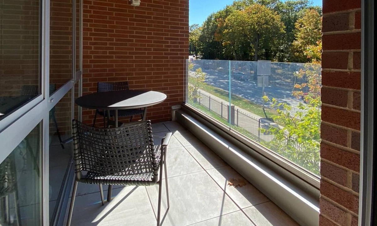 Mission Hill Apartment | luxury apt and river view