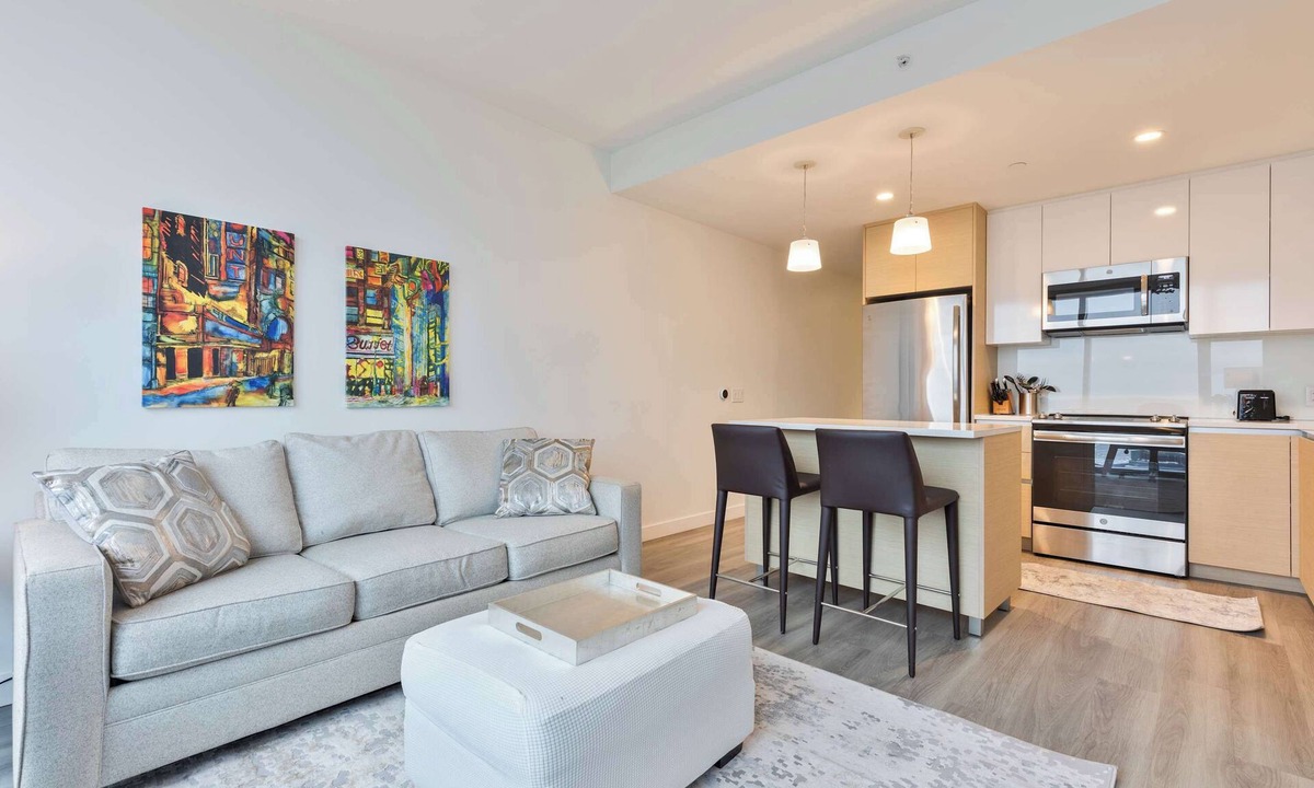 Boston Apartment | Luxury Apt Downtown with Pool