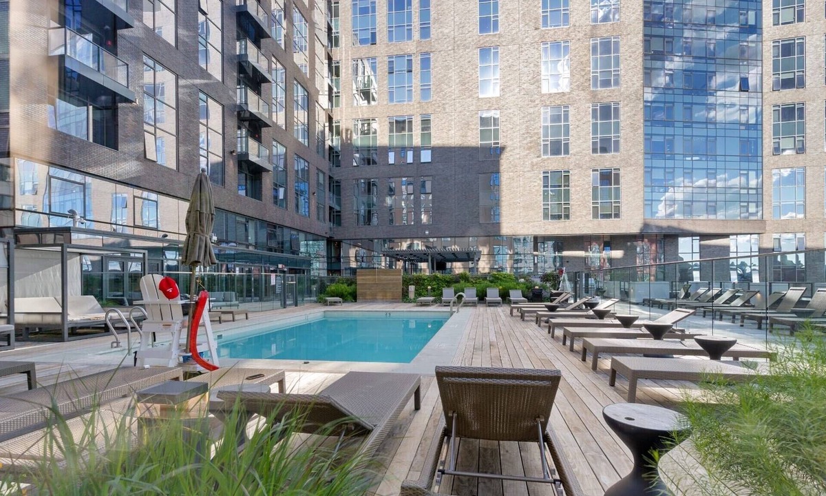 South End House | Luxury apt in South end