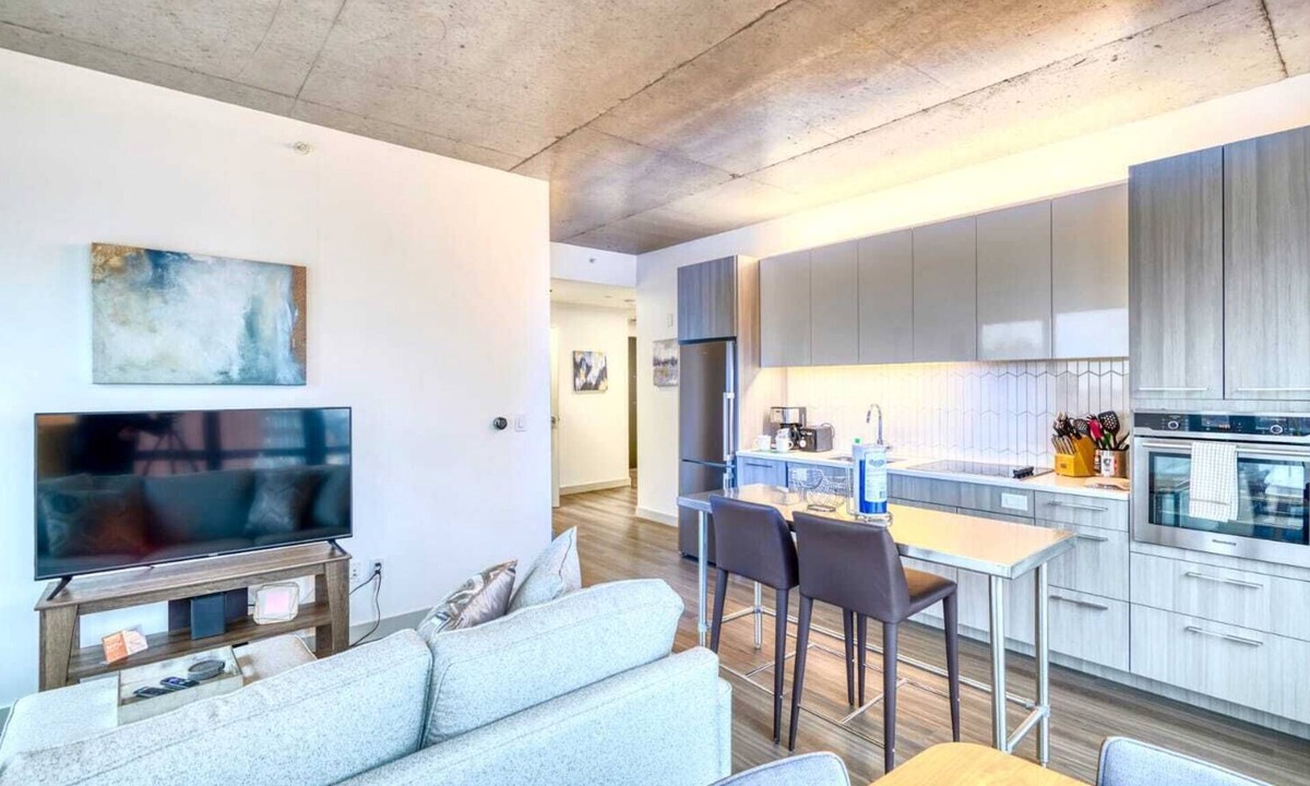 MIT Apartment | Luxury Apt Kendall Sq with Amenities