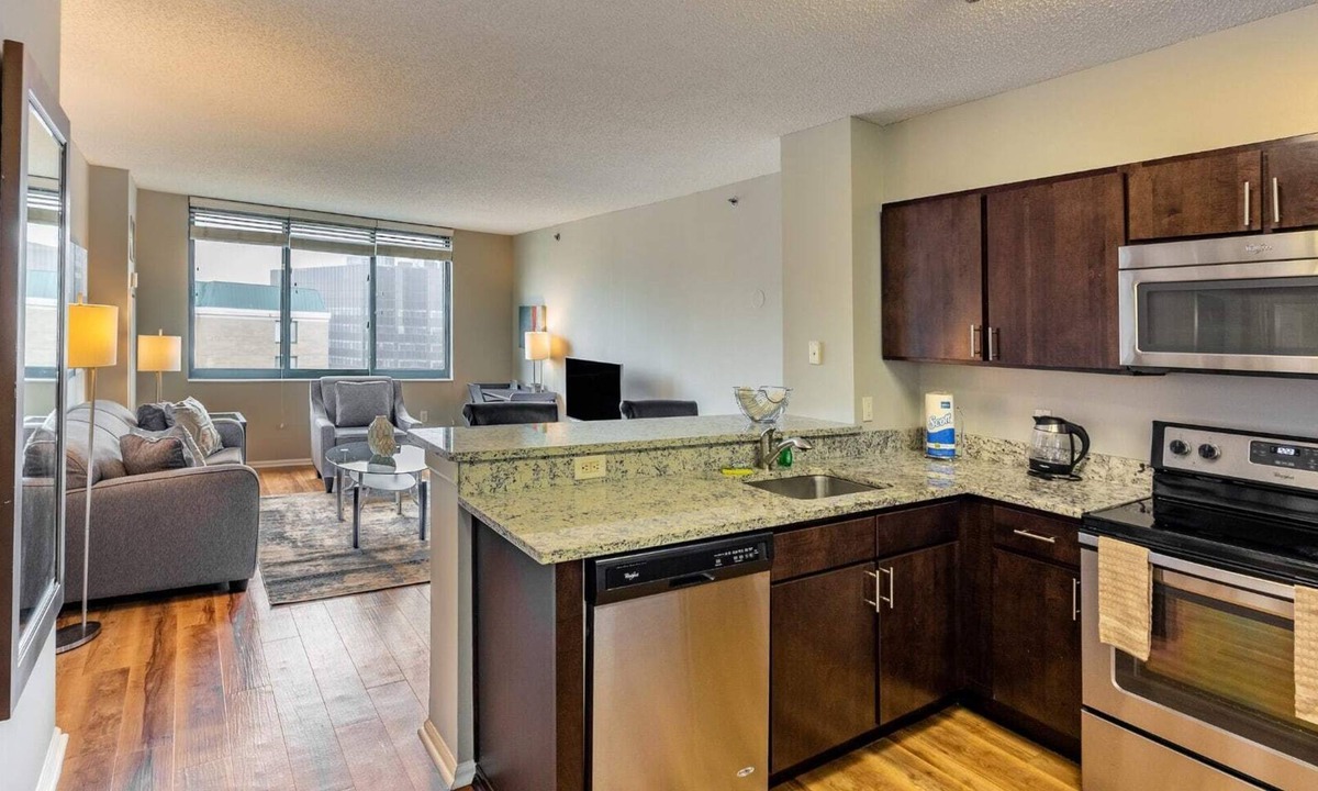 White Plains Apartment | Luxury Apt Near Train Station