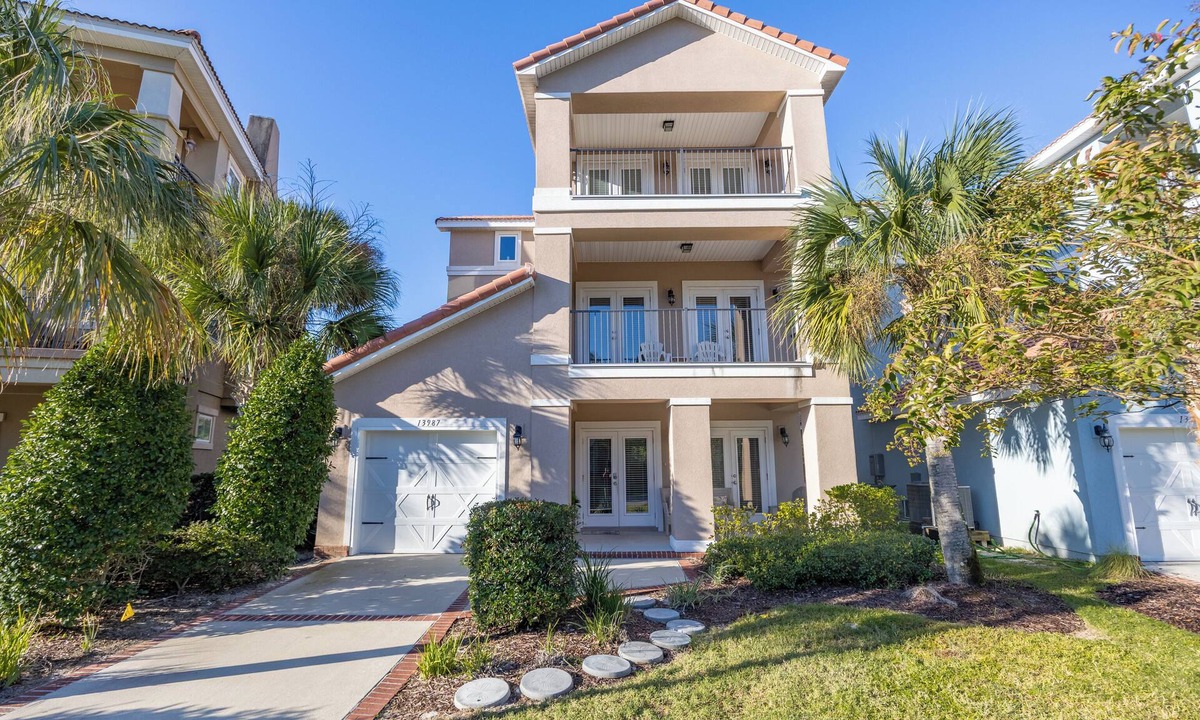 Ono Island House | Luxury Arborgate Home with a Community Pool: The Sunkissed Seahorse!
