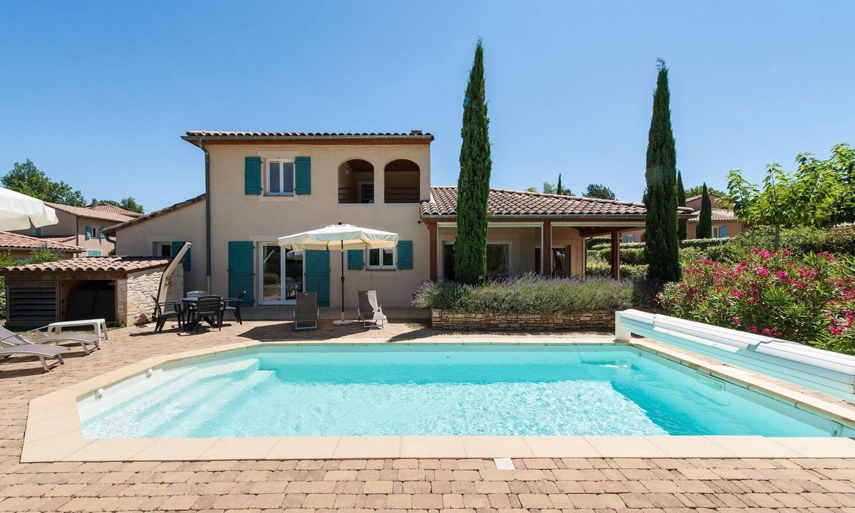 Vallon-Pont-d'Arc Villa | Luxury Ardeche Villa | Villa Fleur | 5 Bedrooms | Private Pool
