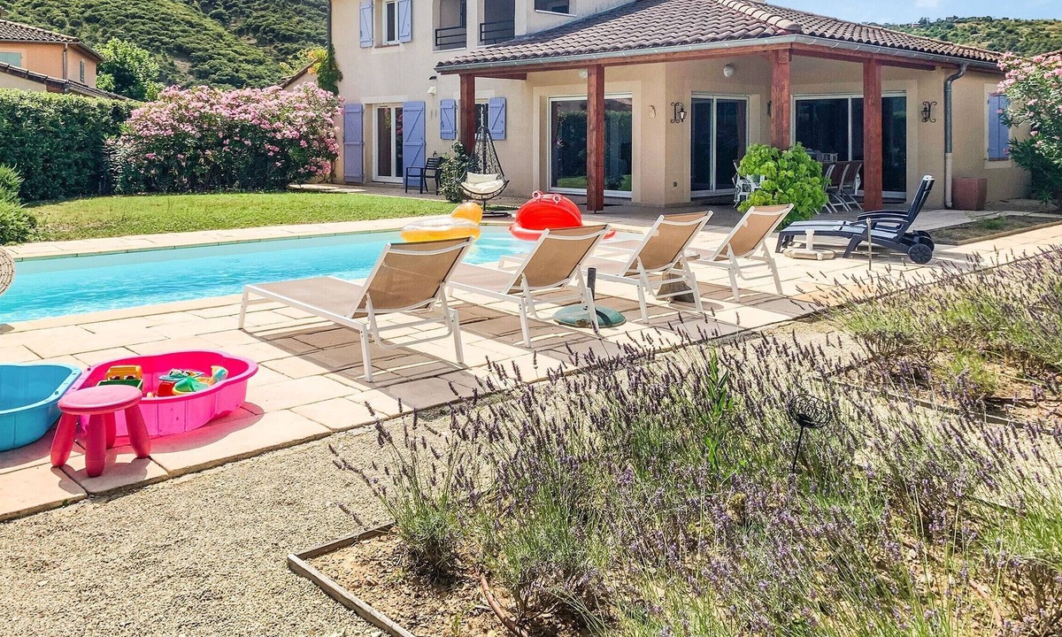 Vallon-Pont-d'Arc Villa | Luxury Ardeche Villa | Villa Alize | 5 Bedrooms | Private Pool | Perfect for Families